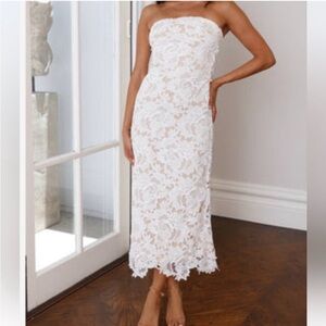 NWT Elegant White Lace Strapless Dress